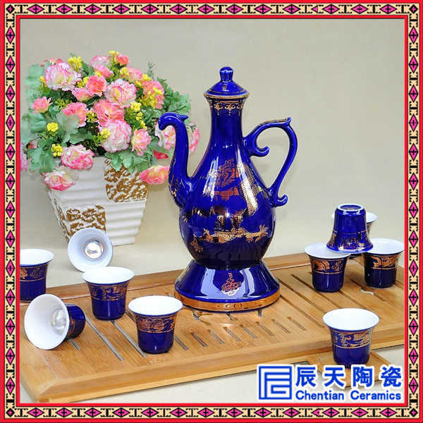 佳节献礼与婚庆盛典的华美选择——自动倒酒青花瓷与大红陶瓷酒具